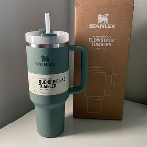 Stanley The Quencher H2.0 Flowstate Tumbler 40 oz Soft Matte Collection in Shale